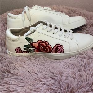 Kenneth Cole rose embroidery white leather shoes